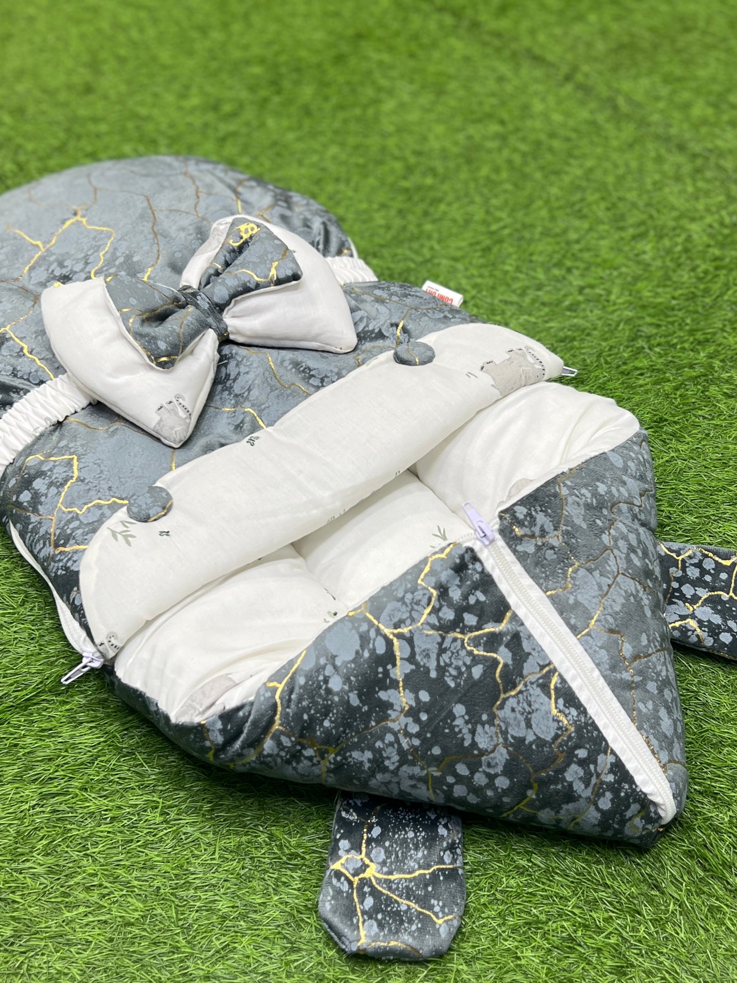 Luxury Bear Style Premium Velvet Hooded Carry Nest