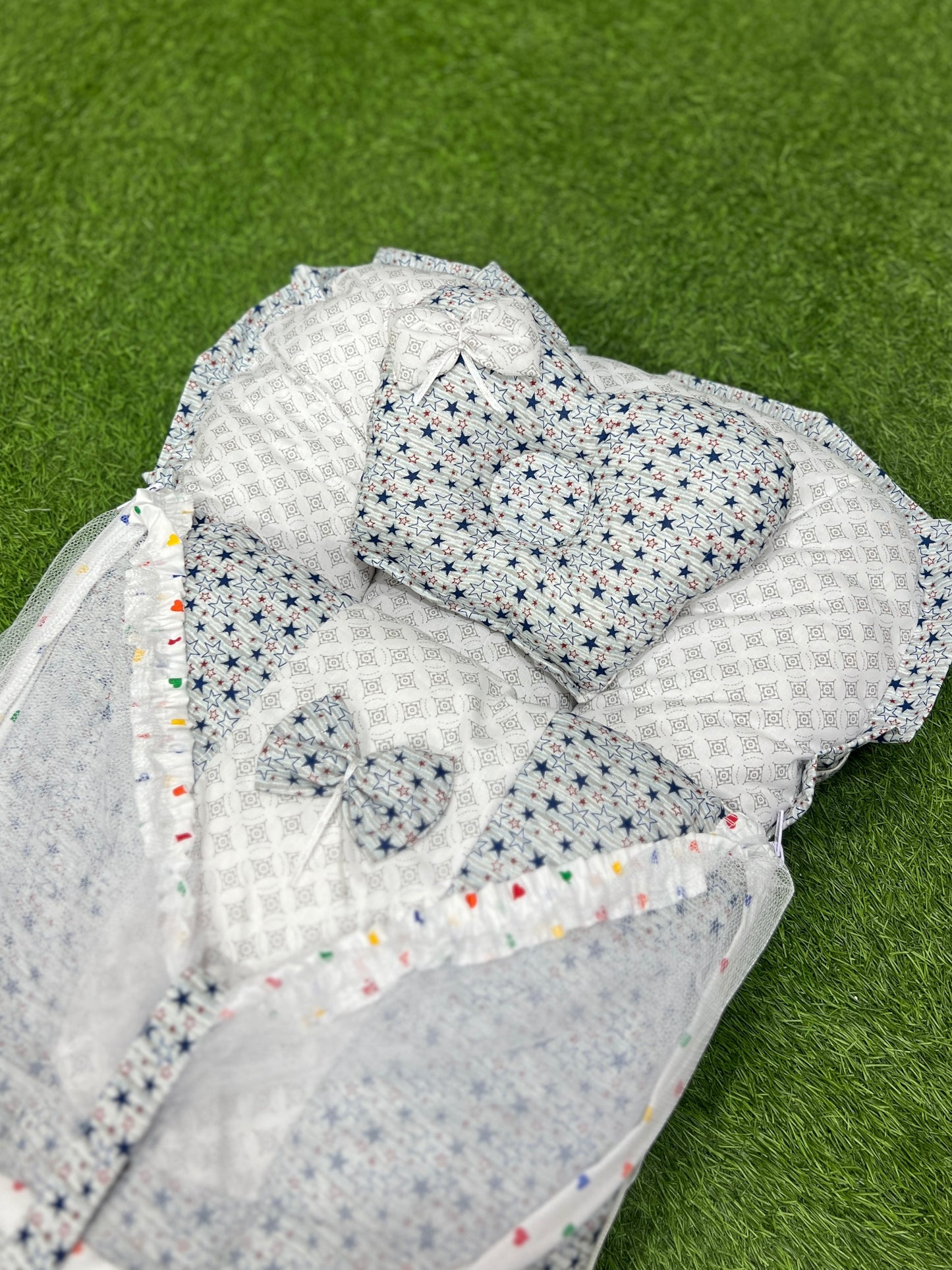Export Quality Carry Nest With Mosquito Net / Sleeping Bag (Star White)
