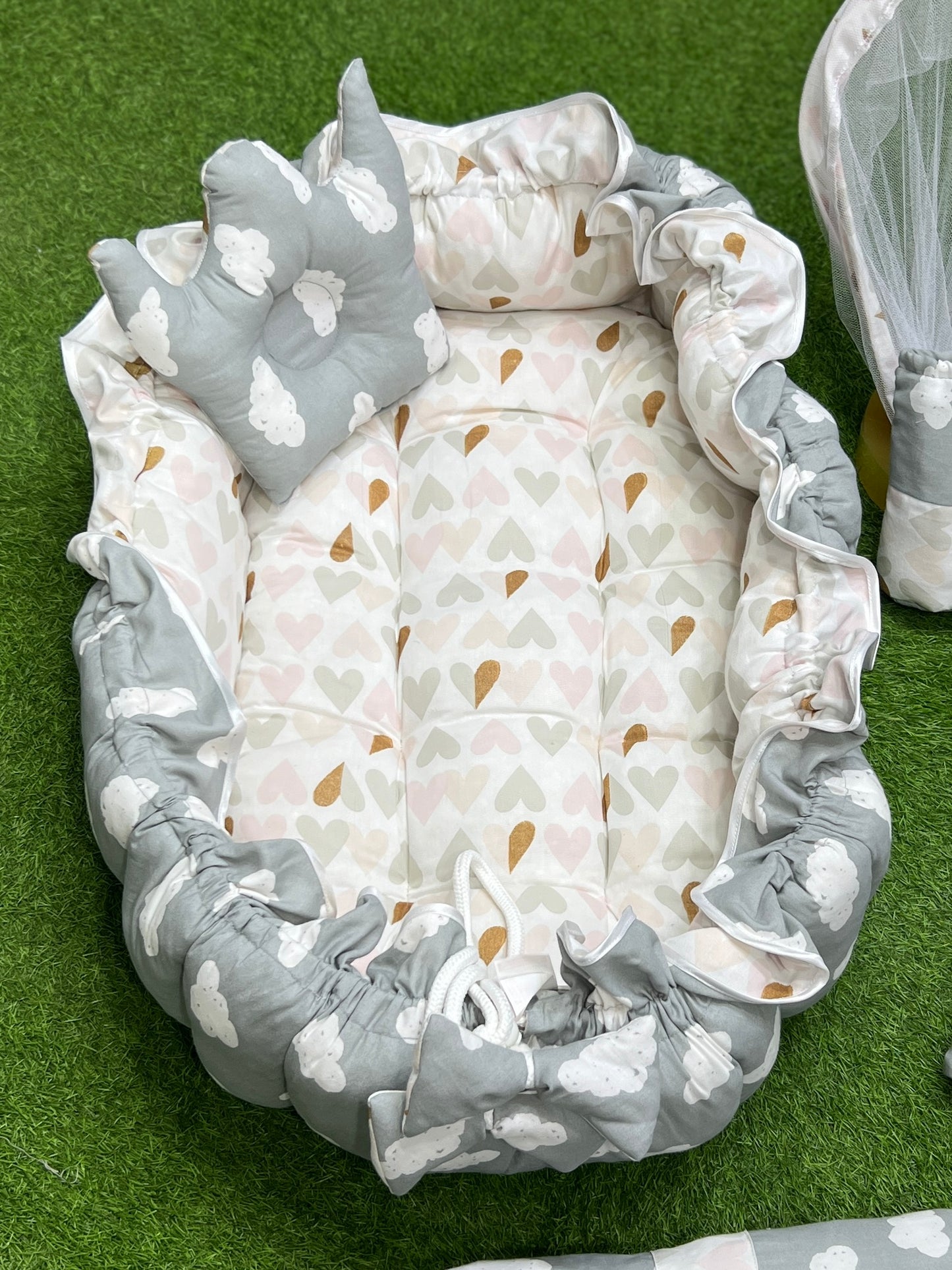 8pcs Royal Snuggle Bed Set. Comforts Oval Masterpiece - Grey Clouds