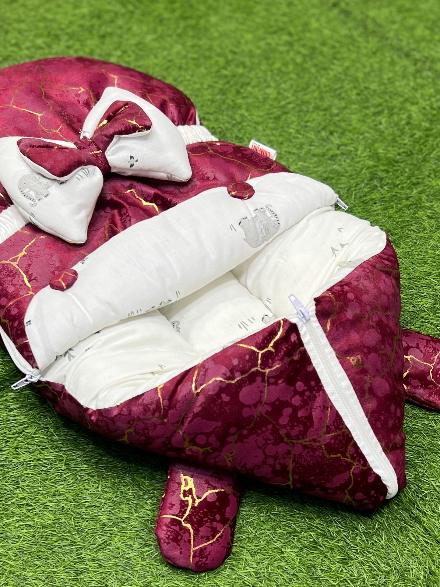 Luxury Bear Style Premium Velvet Hooded Carry Nest