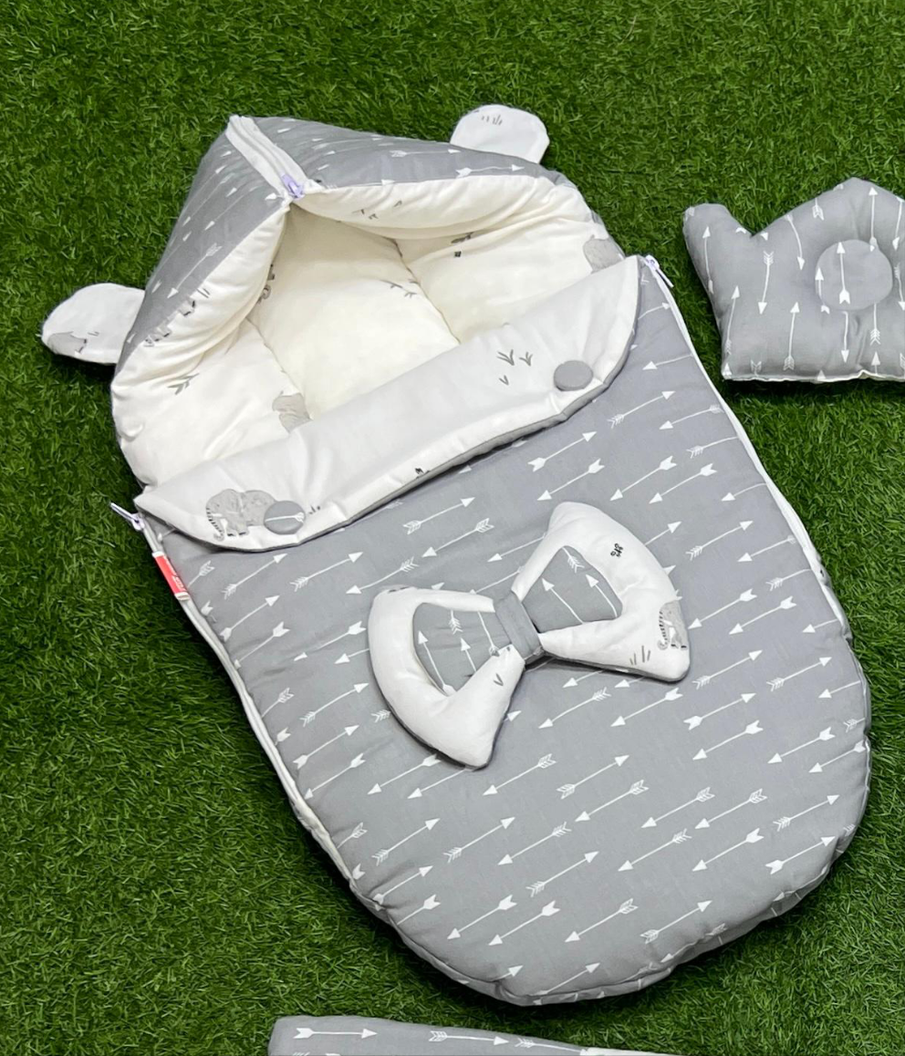 7pcs Fancy & Stylish Baby Bedding Set -- Grey & White