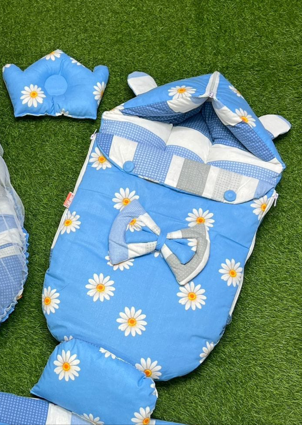 7pcs Fancy & Stylish Baby Bedding Set -- Blue Flower