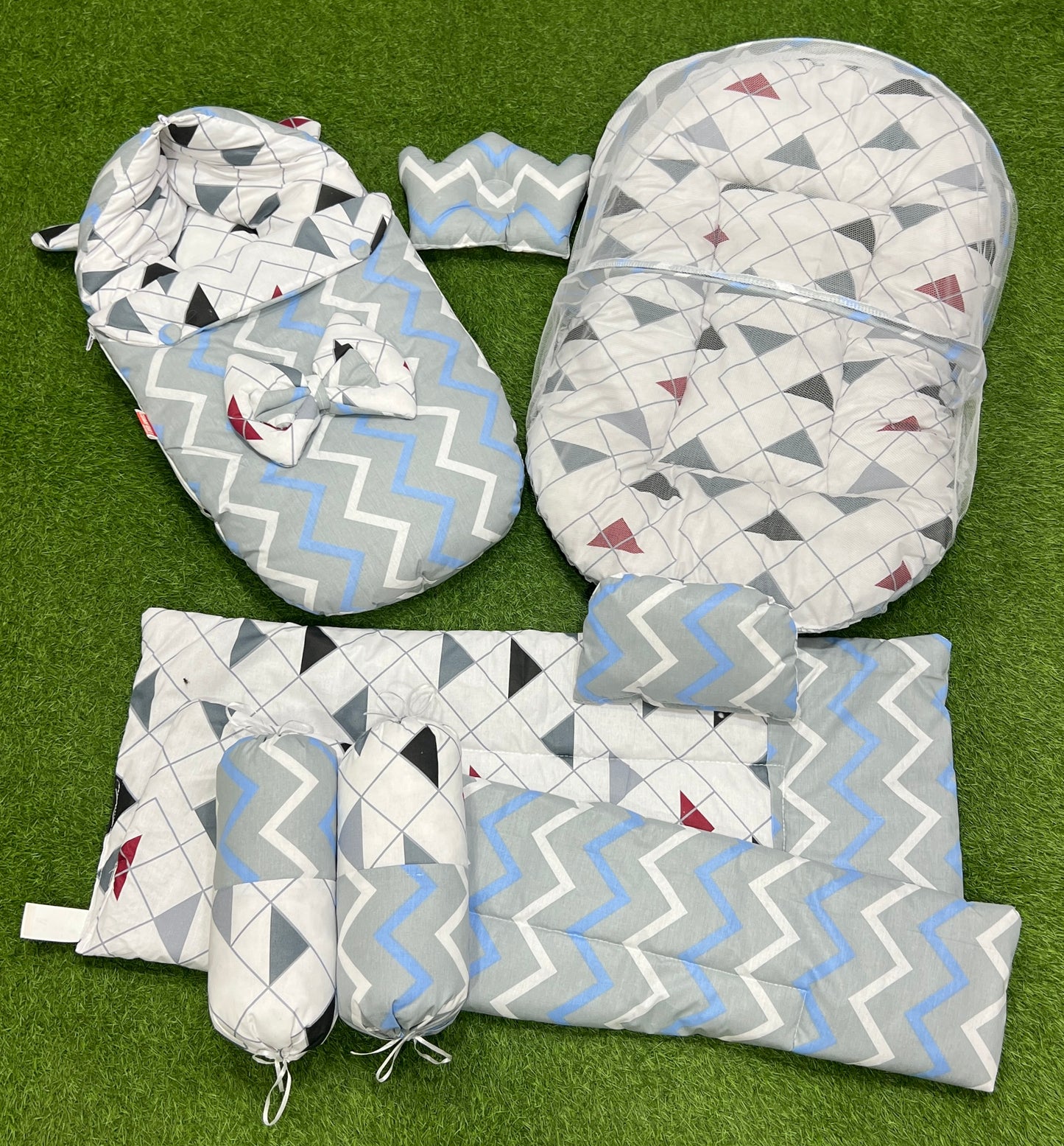 7pcs Fancy & Stylish Baby Bedding Set - - lining Grey