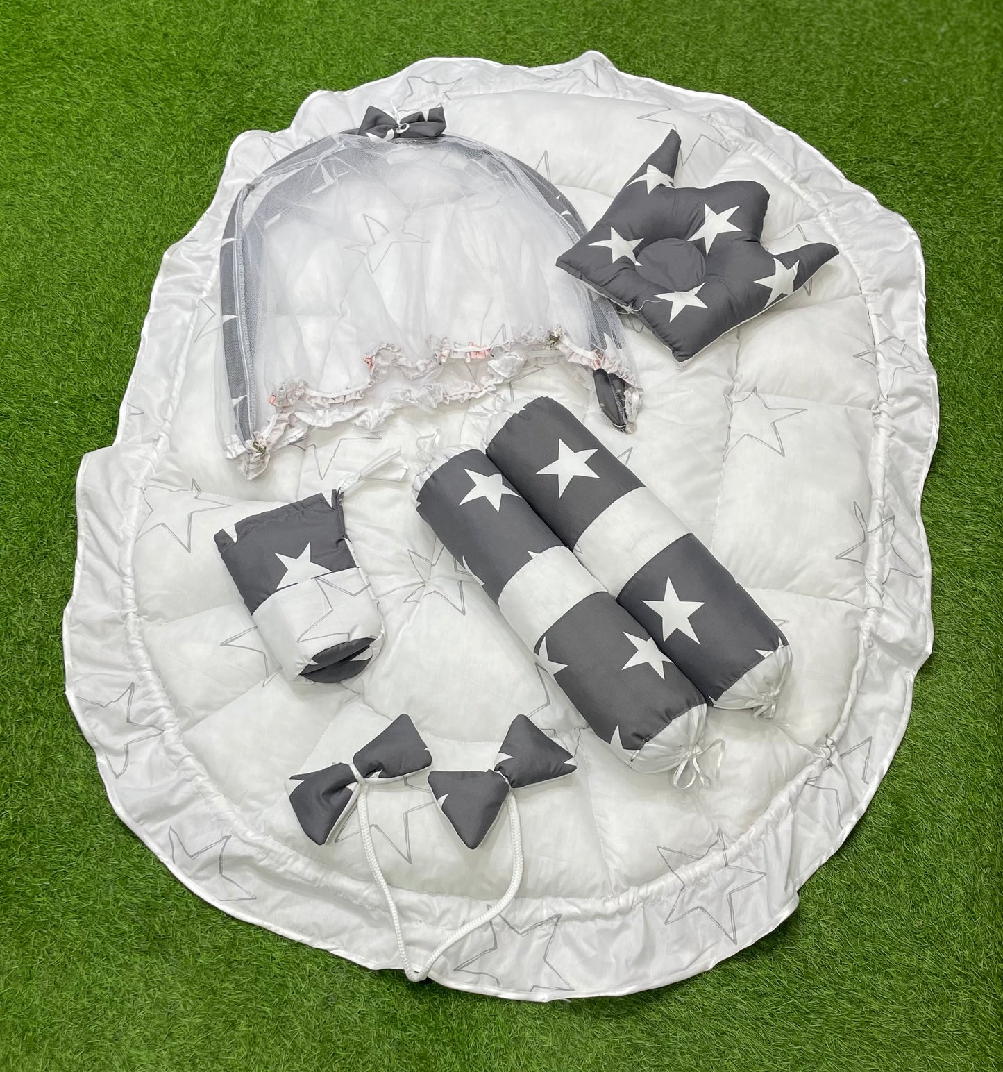 6pcs Royal Snuggle Bed Set. Comforts Oval Masterpiece - Grey Stars