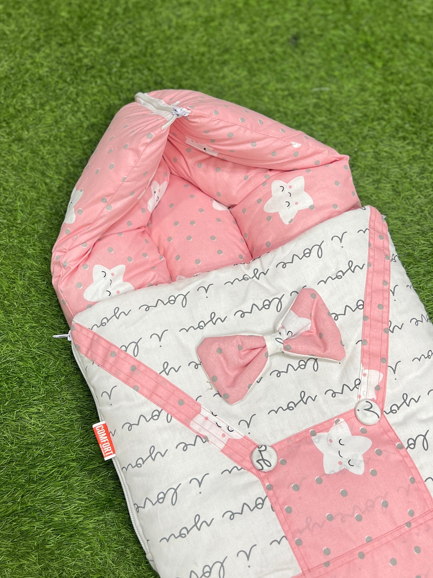 Minion Style Carry Nest (Pink Stars)