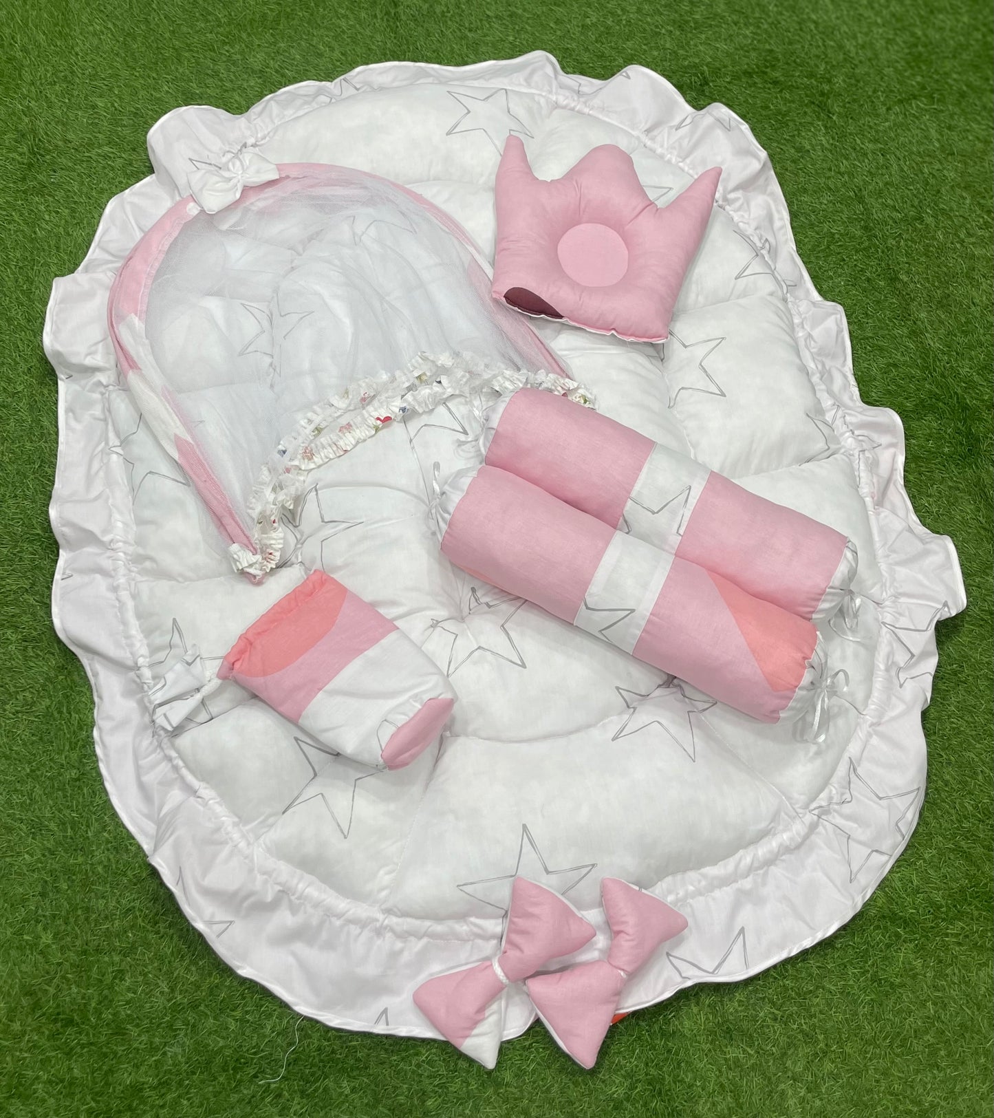 6pcs Royal Snuggle Bed Set. Comforts Oval Masterpiece - Pink Stars