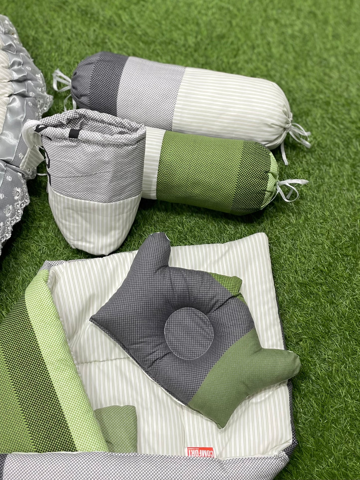 9pcs Baby Snuggle Bed Set -- English Green