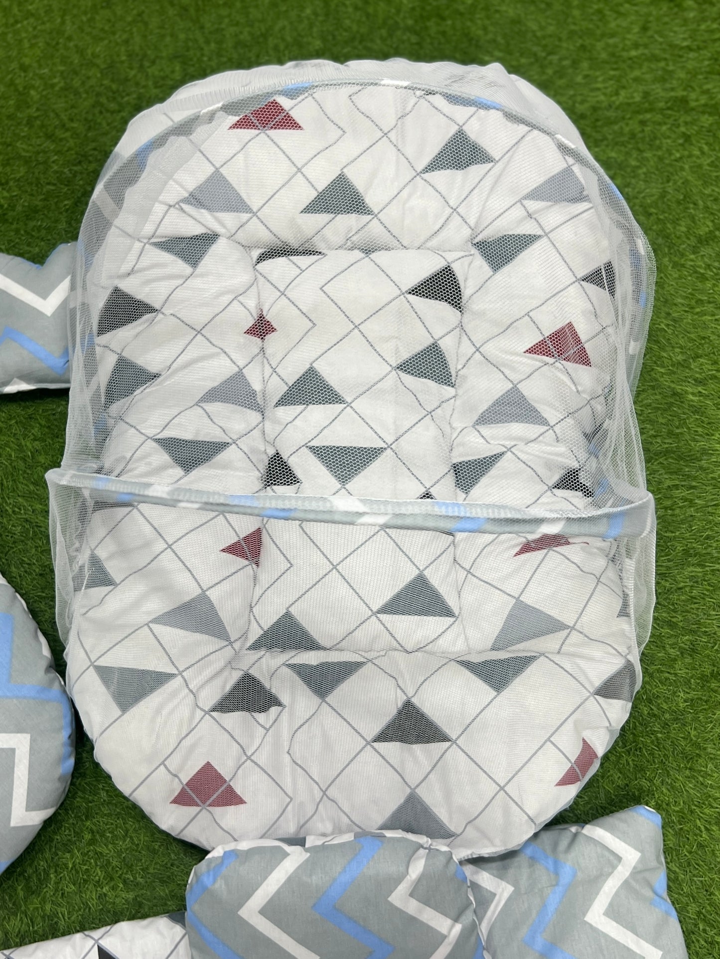 7pcs Fancy & Stylish Baby Bedding Set - - lining Grey