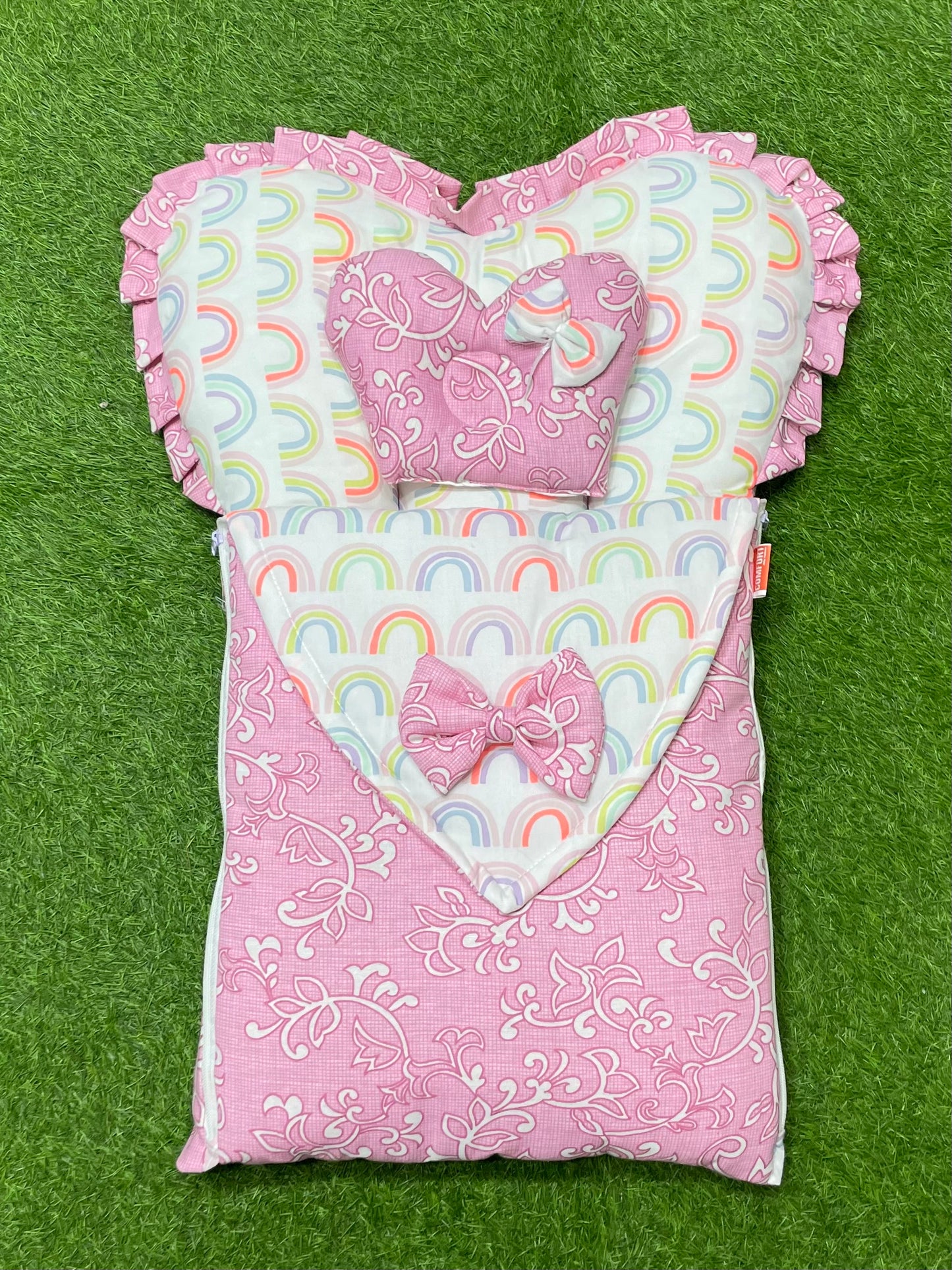 Heart Shaped Style Fancy Carry Nest - Pink Rainbow