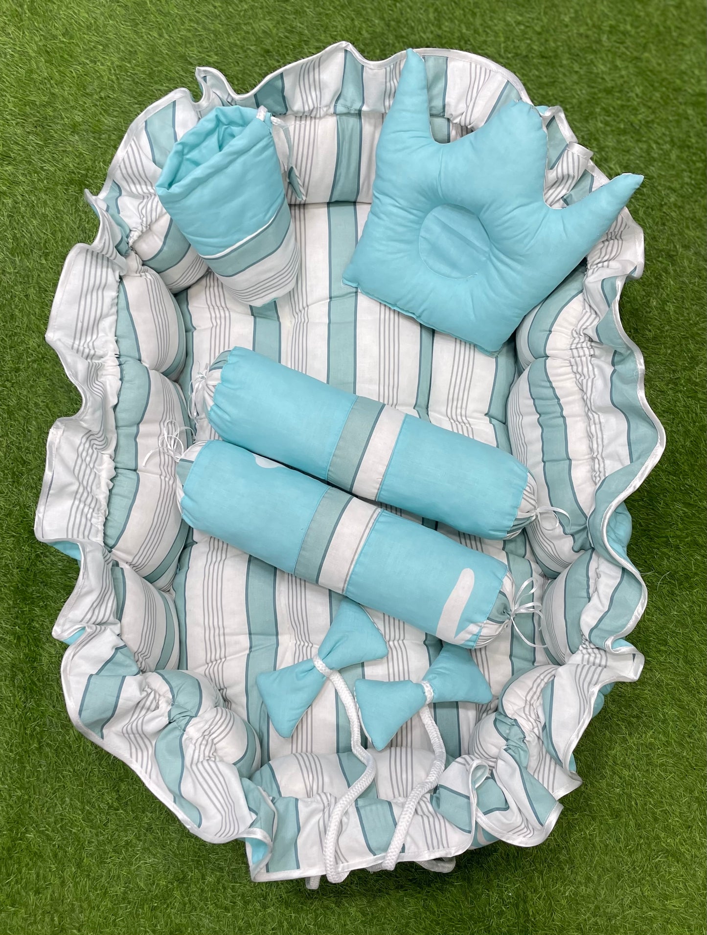 6pcs Royal Snuggle Bed Set. Comforts Oval Masterpiece - Ocean Green