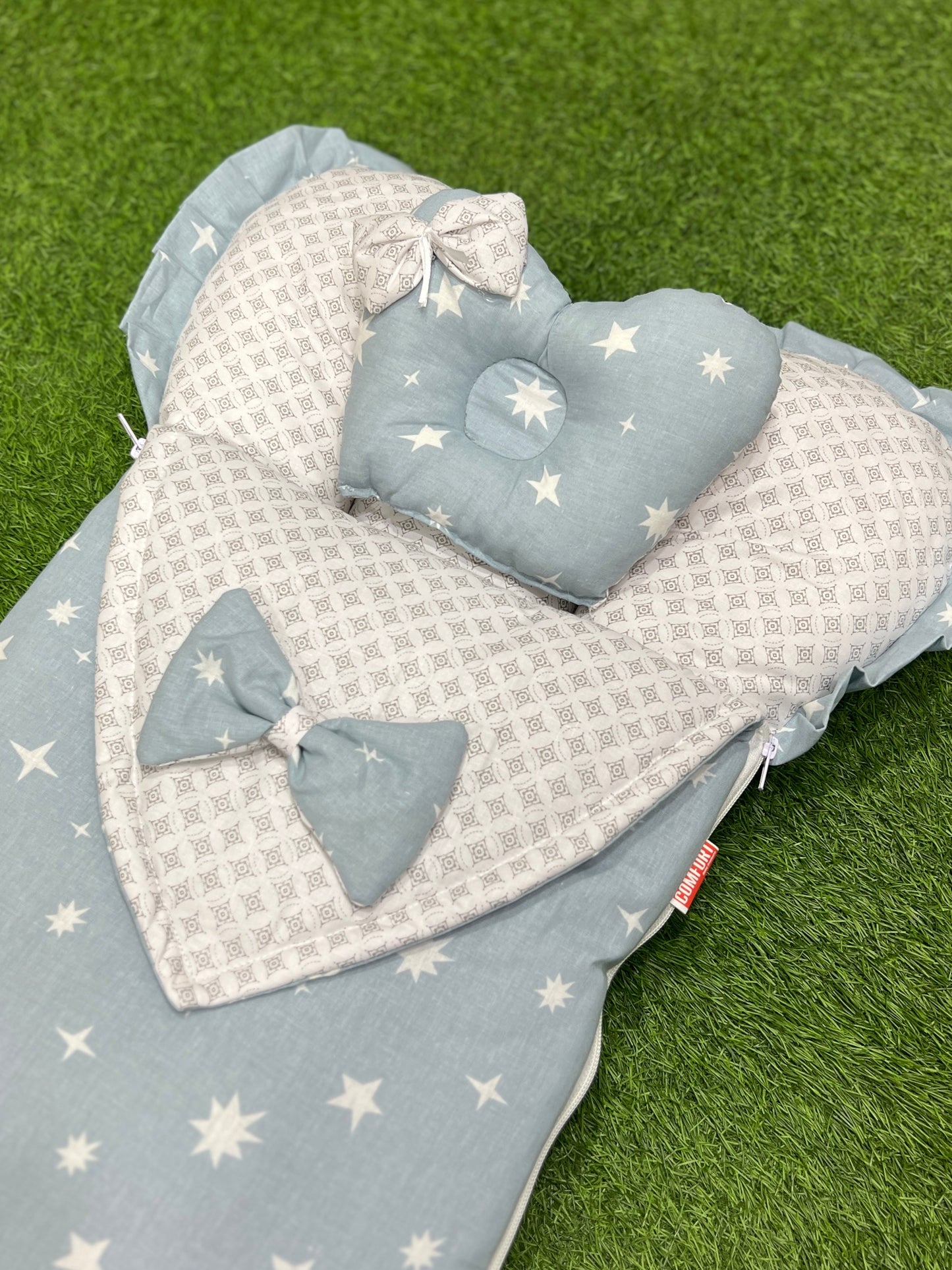 Heart Shaped Style Fancy Carry Nest - Green Stars