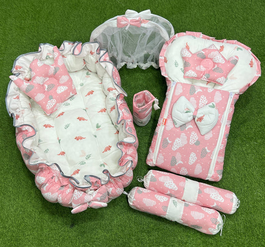 8pcs Royal Snuggle Bed Set. Comforts Oval Masterpiece - Pink Stars