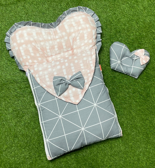 Heart Shaped Style Fancy Carry Nest - Grey Pink