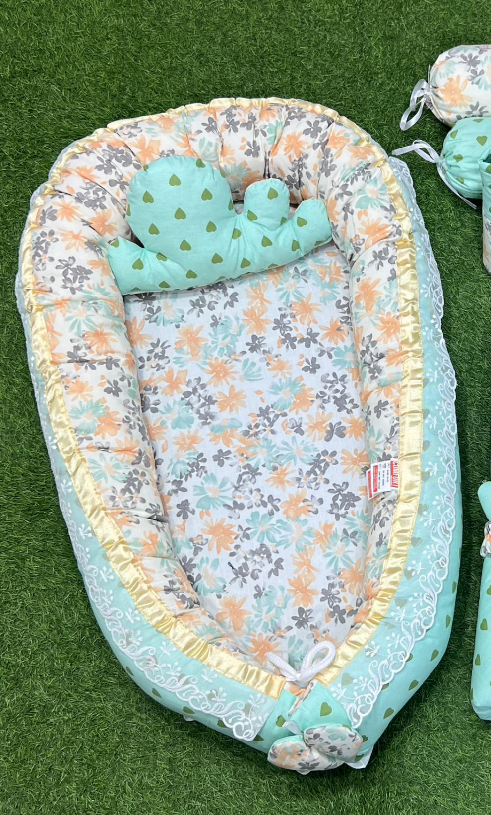 9pcs Baby Snuggle Bed Set -- Green Heart