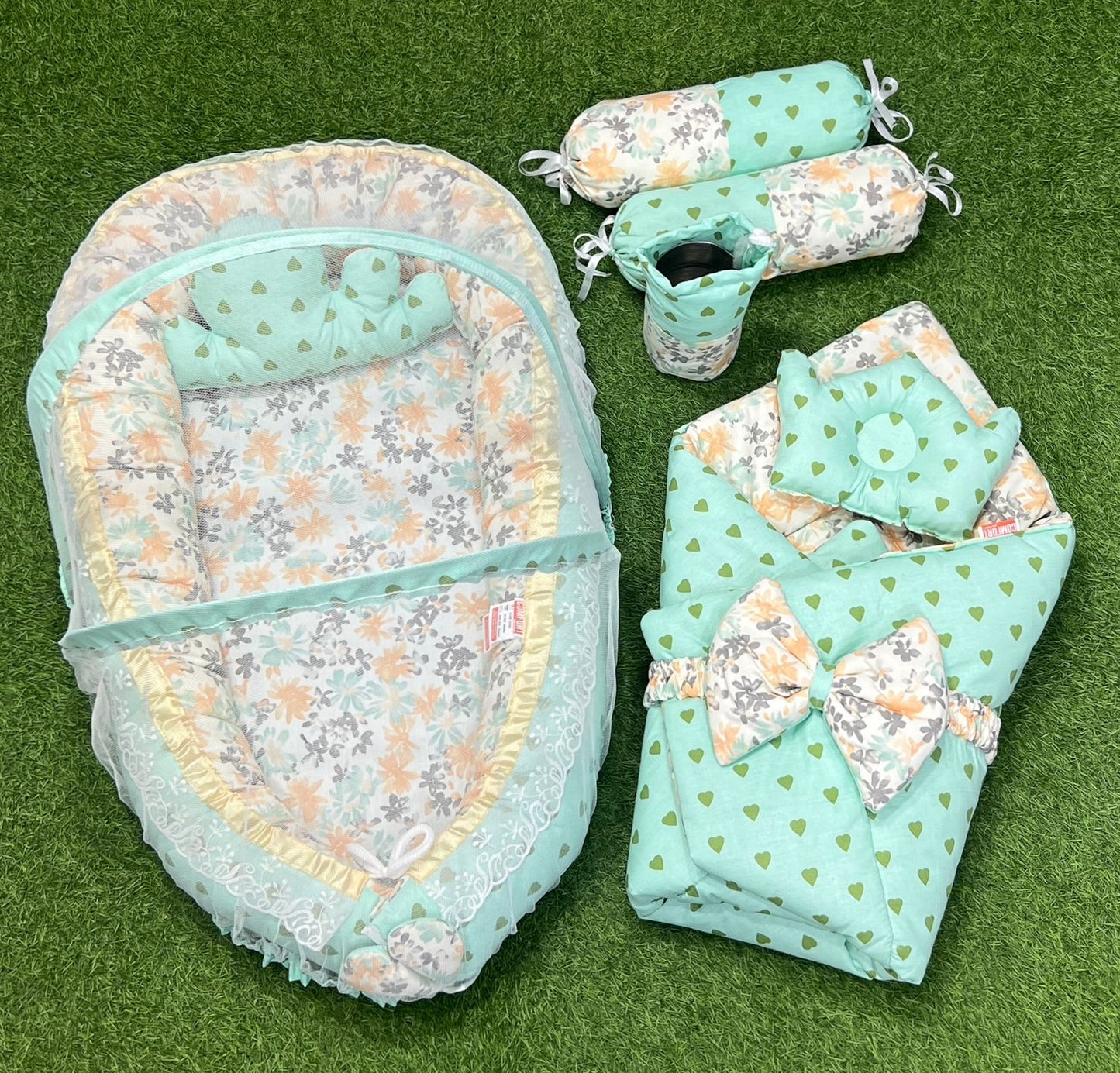 9pcs Baby Snuggle Bed Set -- Green Heart