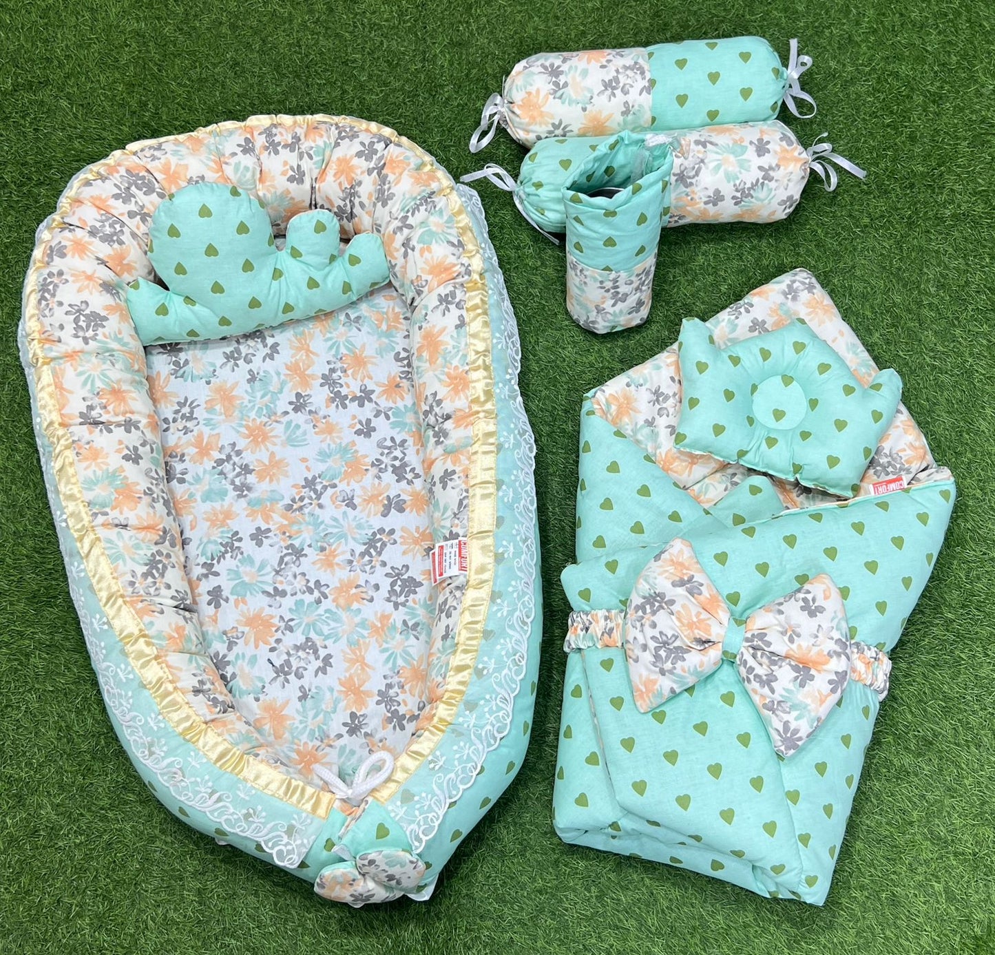 9pcs Baby Snuggle Bed Set -- Green Heart